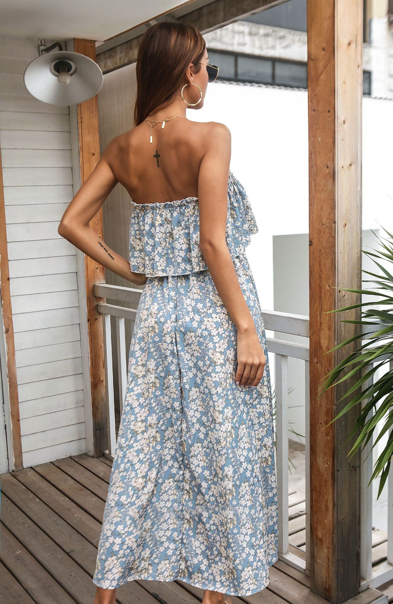 Experience comfort and style with our Casual Bandeau Vacation Maxi Dress. This charming dress features a bandeau-style bodice and a flowy maxi length, perfect for a laid-back and carefree look